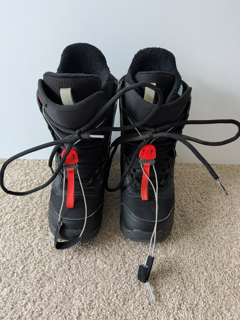 Burton Mint Lace Women's Snowboard Boots - Black Size 4